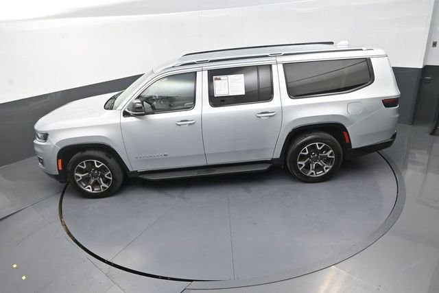 Used 2023 Jeep Wagoneer L Series III w/ Preferred Equipment Group image 14