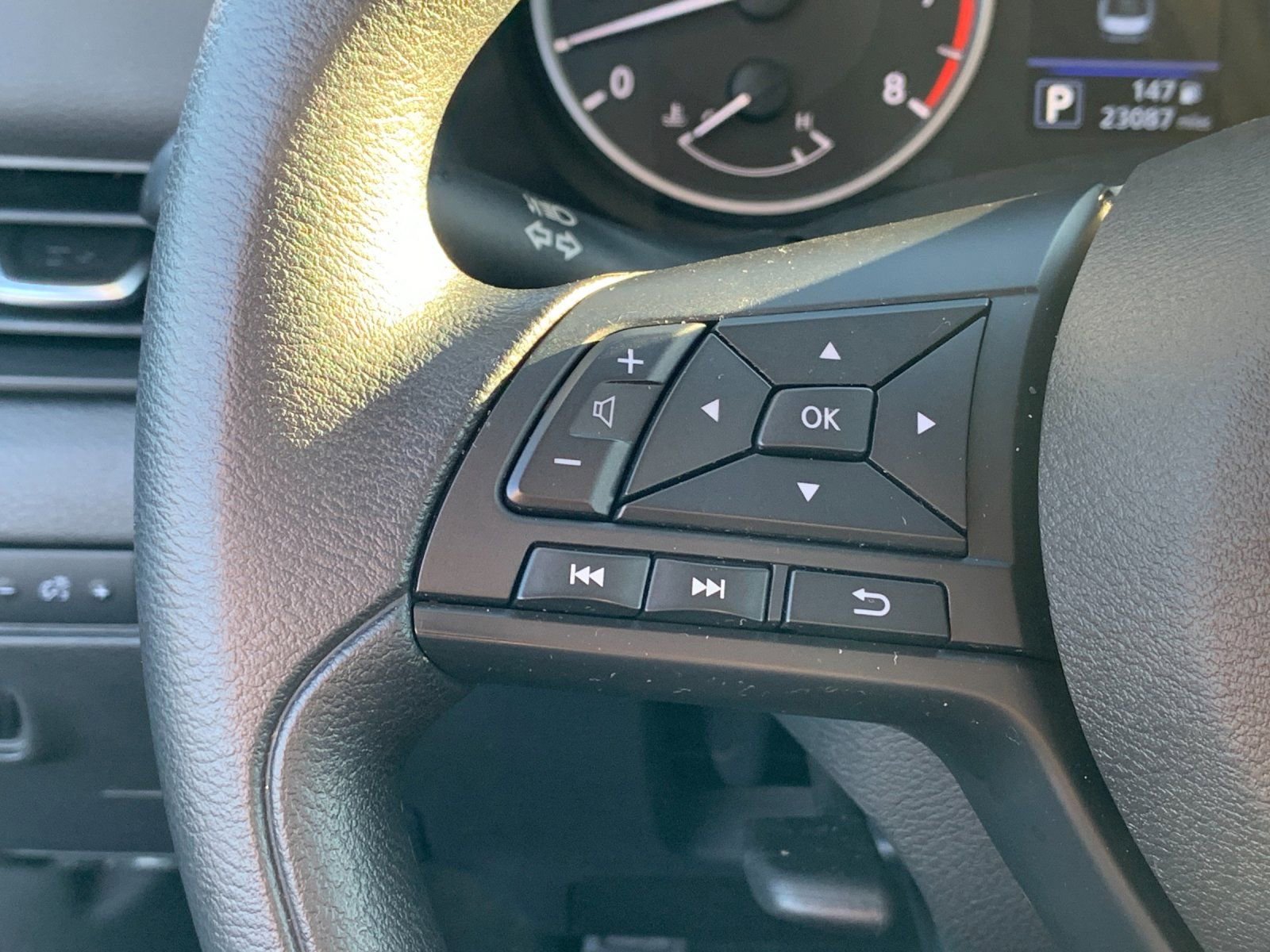 Used 2025 Nissan Sentra S image 25