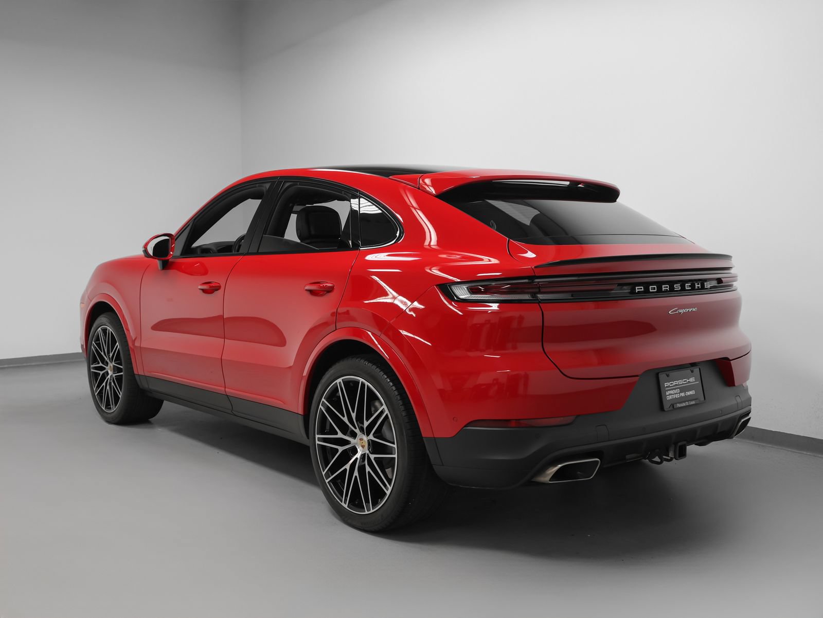 Certified 2024 Porsche Cayenne Coupe AWD/4WD image 3