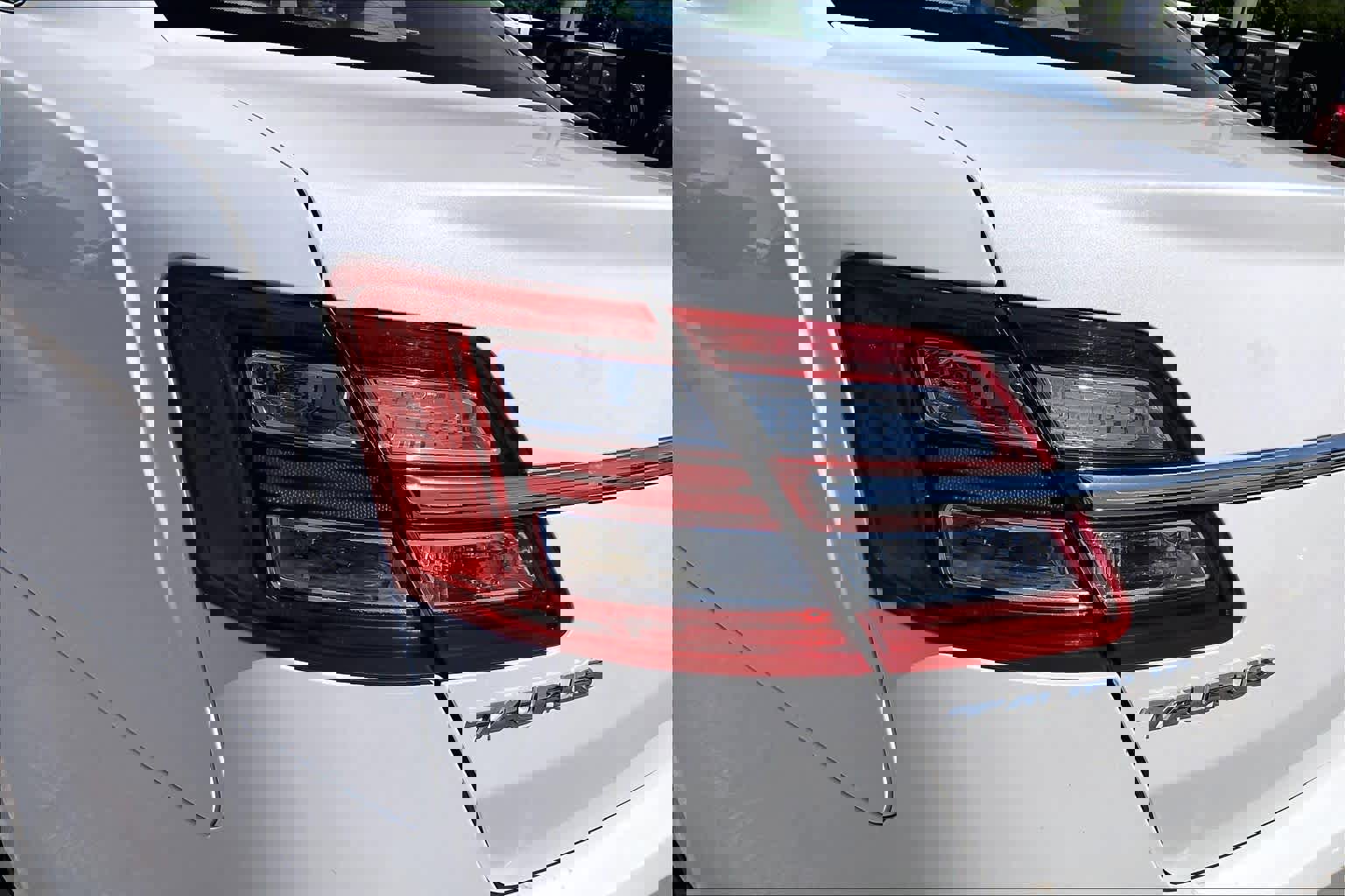 Used 2015 Ford Taurus SEL w/ Equipment Group 201A FWD image 26