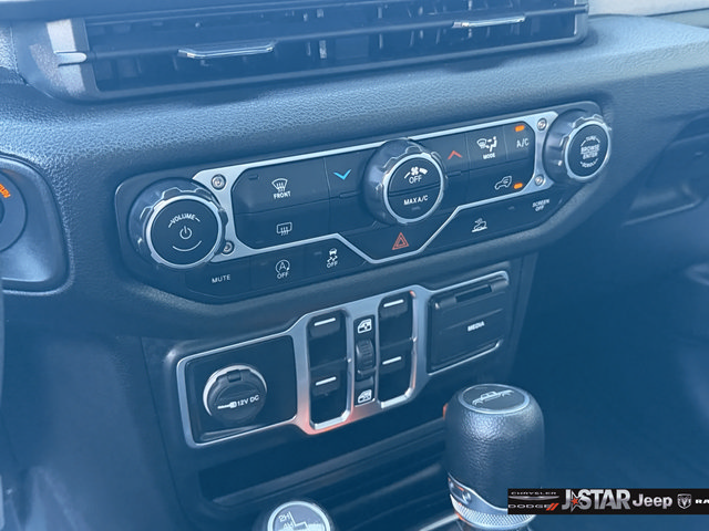 Used 2025 Jeep Gladiator Sport AWD/4WD image 20