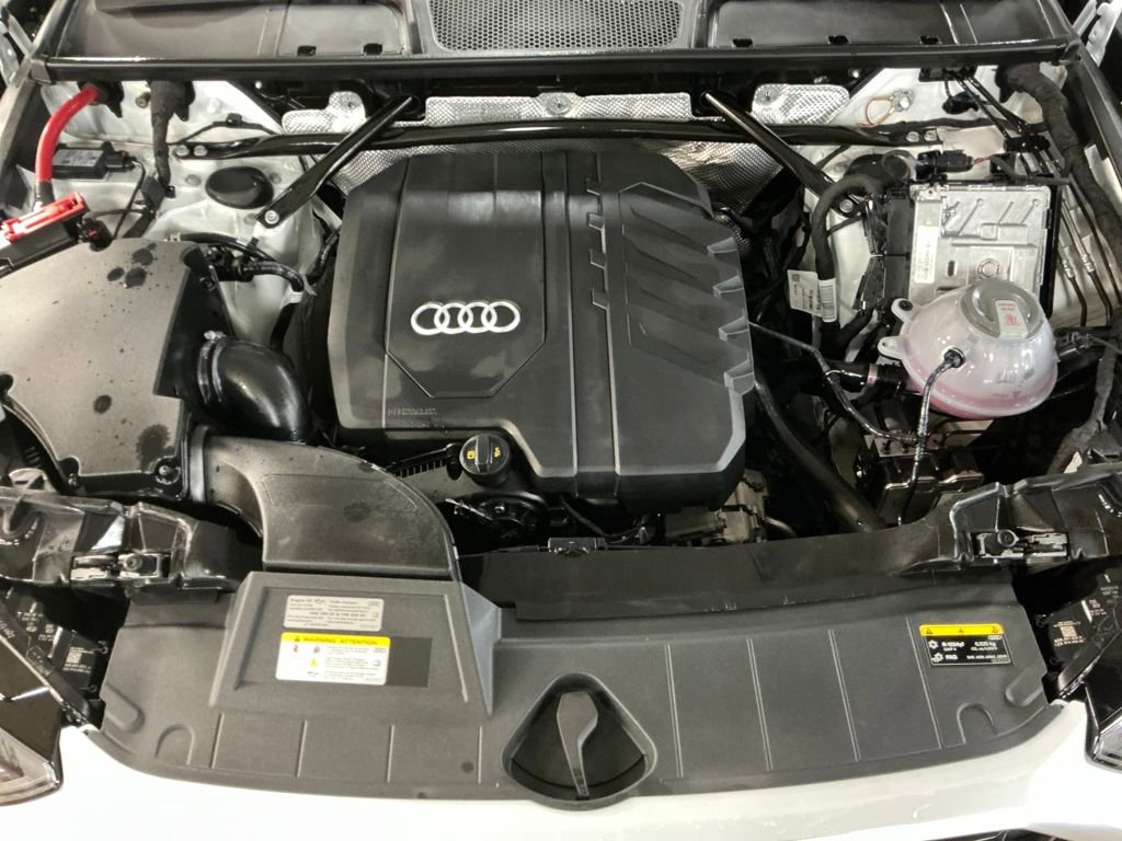 Certified 2025 Audi Q5 2.0T Premium Plus w/ Premium Plus Package AWD/4WD image 9