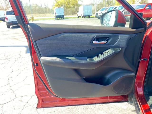Used 2021 Nissan Rogue SV AWD/4WD image 15