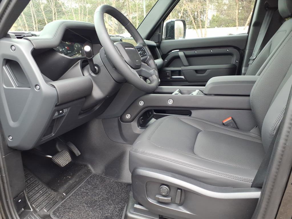 New 2026 Land Rover Defender 110 X-Dynamic SE image 16