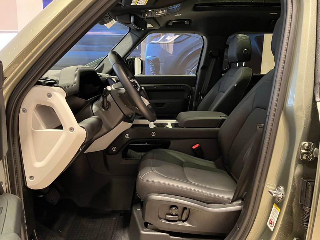 Used 2025 Land Rover Defender 110 S image 13