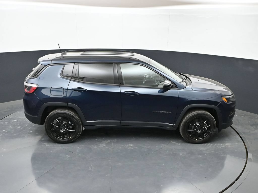 New 2026 Jeep Compass Latitude AWD/4WD image 39