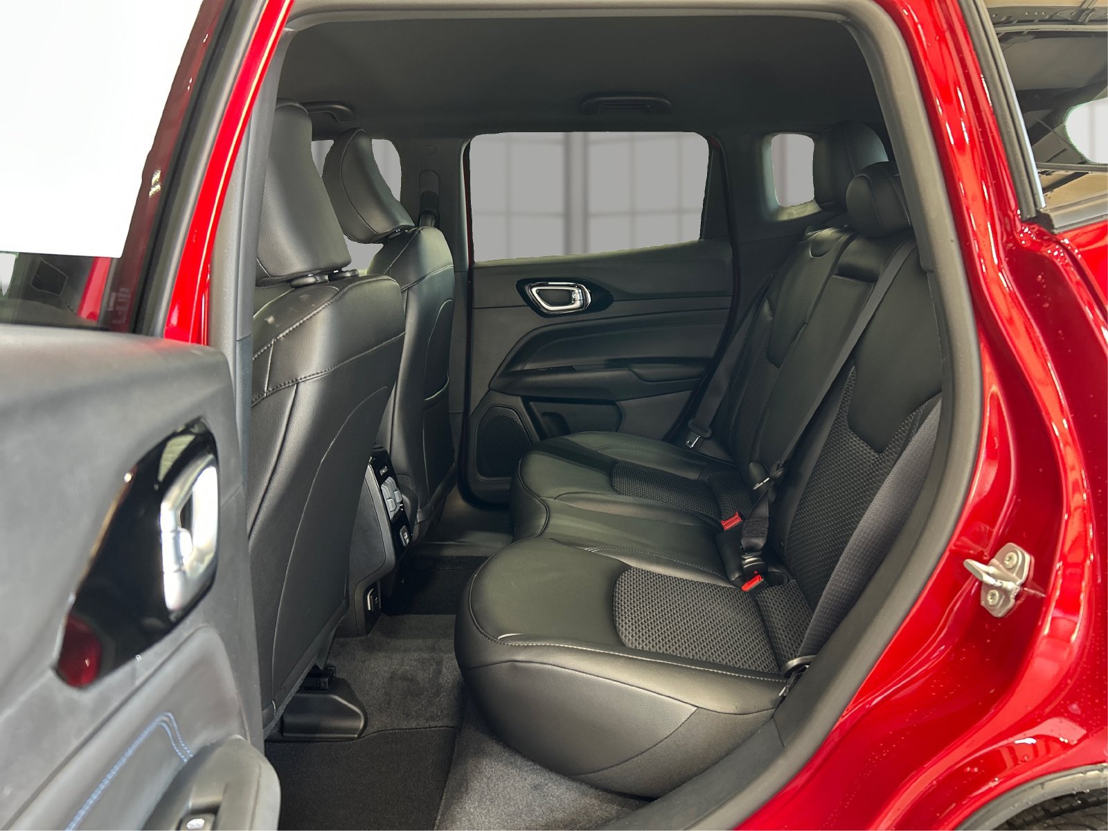 New 2026 Jeep Compass Latitude AWD/4WD image 10