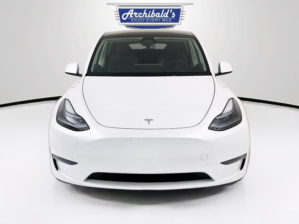 Used 2024 Tesla Model Y Long Range AWD/4WD image 2