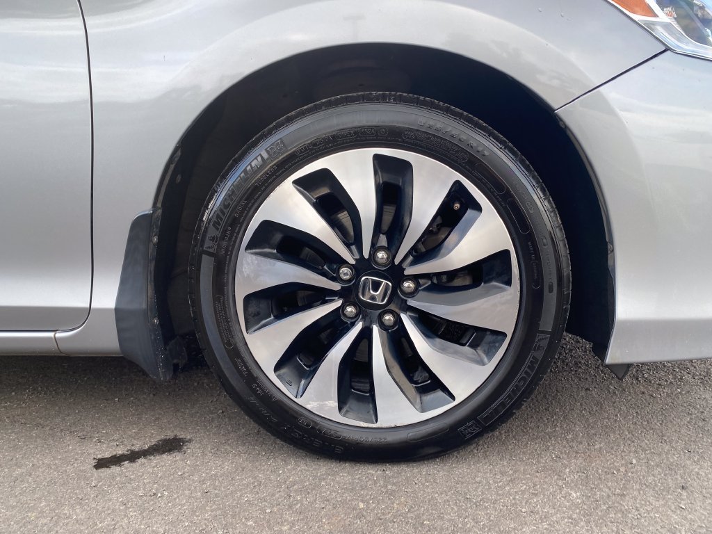 Used 2017 Honda Accord EX-L image 9