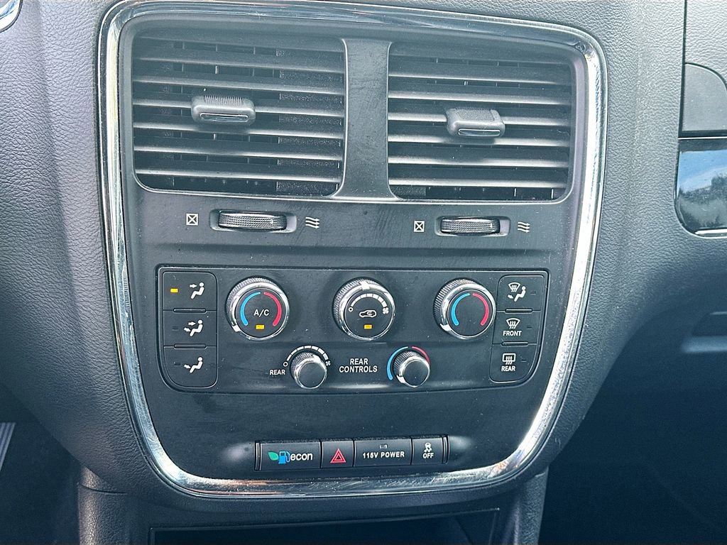 Used 2017 Dodge Grand Caravan SXT w/ Blacktop Package image 15