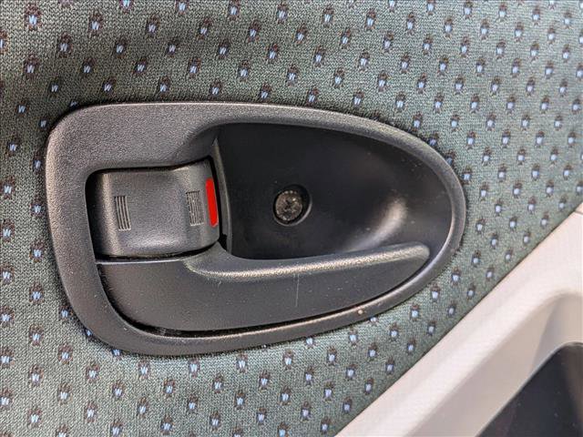 Used 2008 Toyota Yaris 2-Door Hatchback image 7