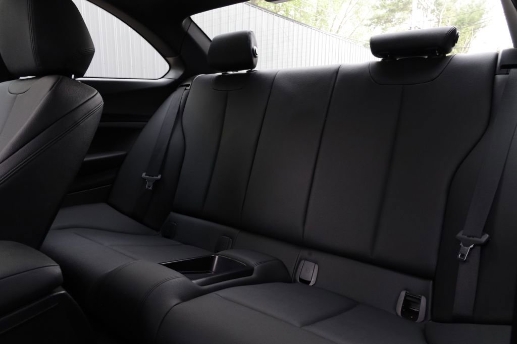 Used 2016 BMW M235i Coupe RWD image 18