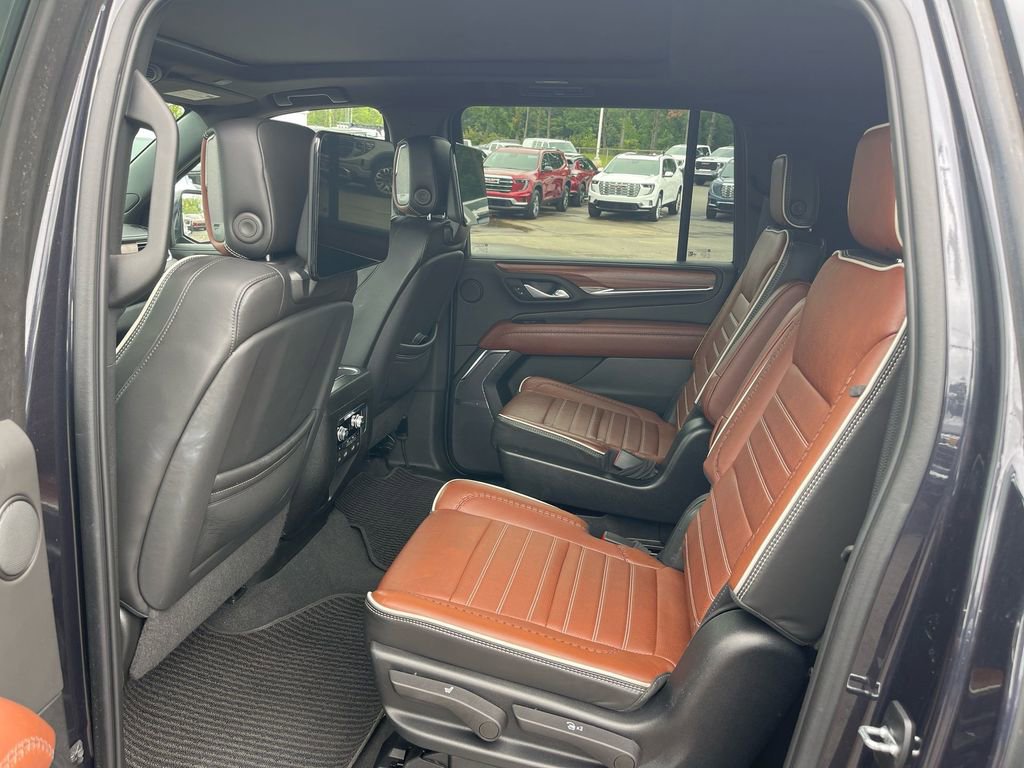 Used 2023 GMC Yukon XL Denali Ultimate image 12