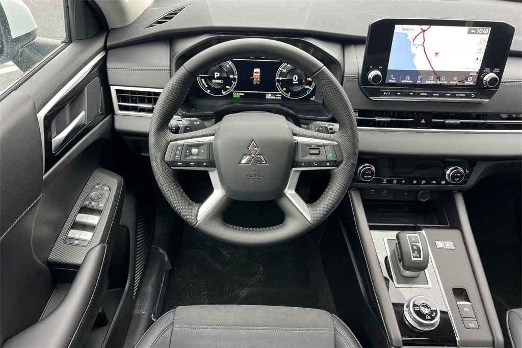 New 2025 Mitsubishi Outlander SE image 15