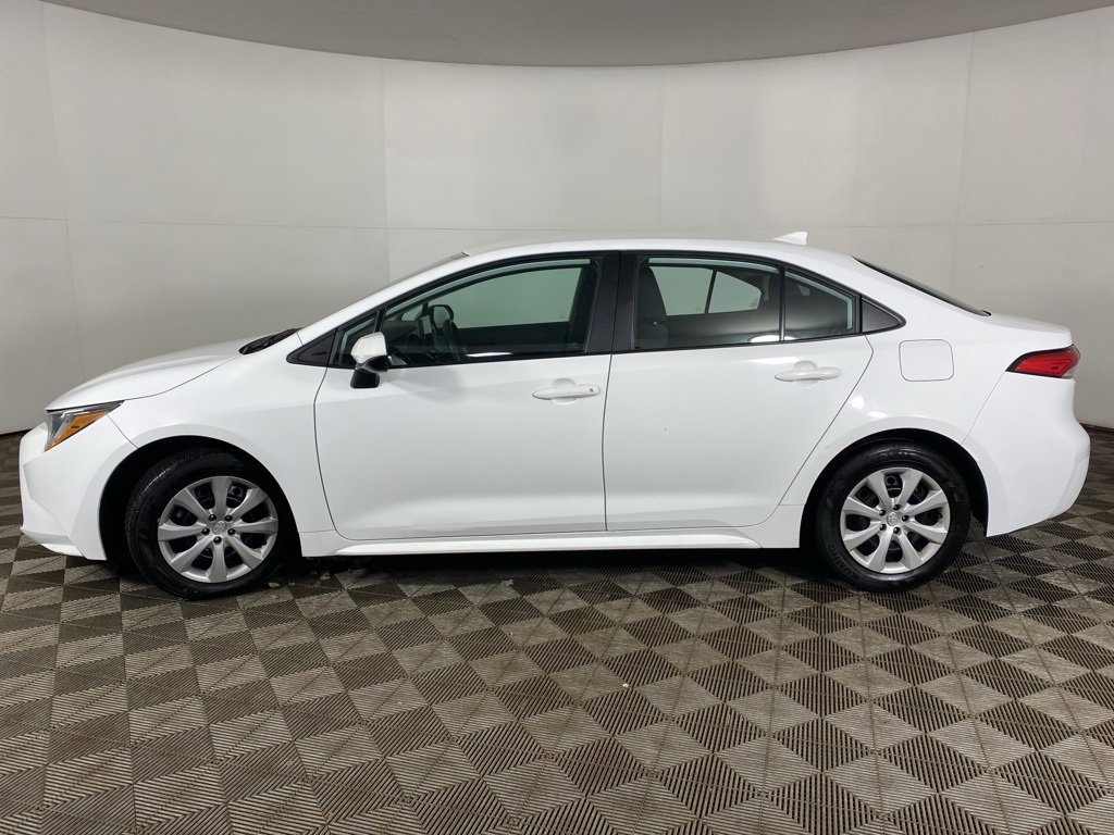 Used 2023 Toyota Corolla LE image 5