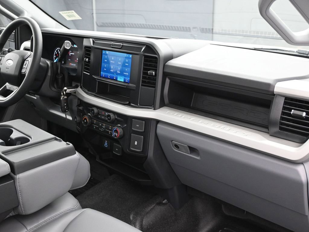 New 2026 Ford F250 XL w/ XL Chrome Package image 21