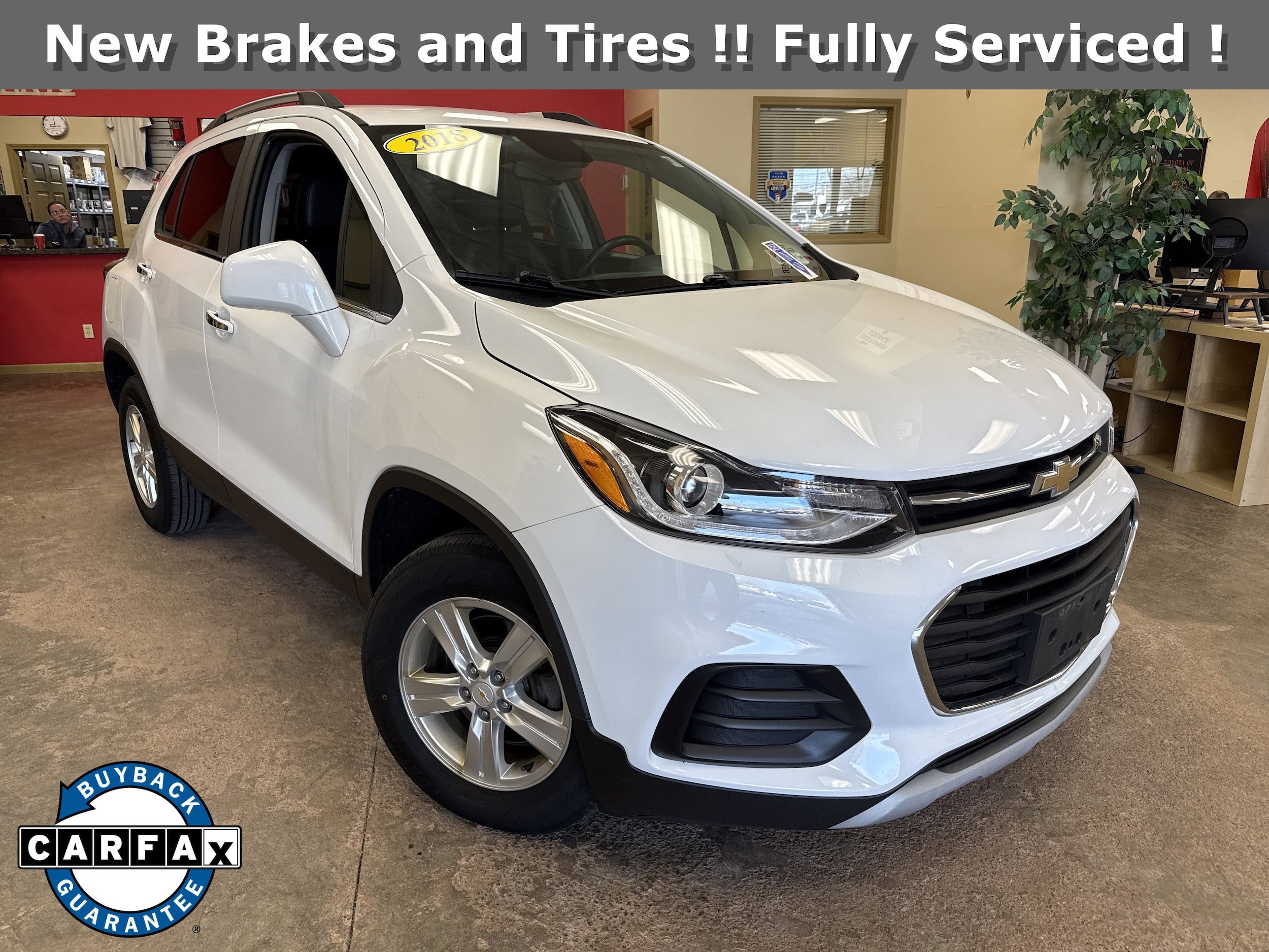Used 2018 Chevrolet Trax LT w/ LT Convenience Package AWD/4WD image 1