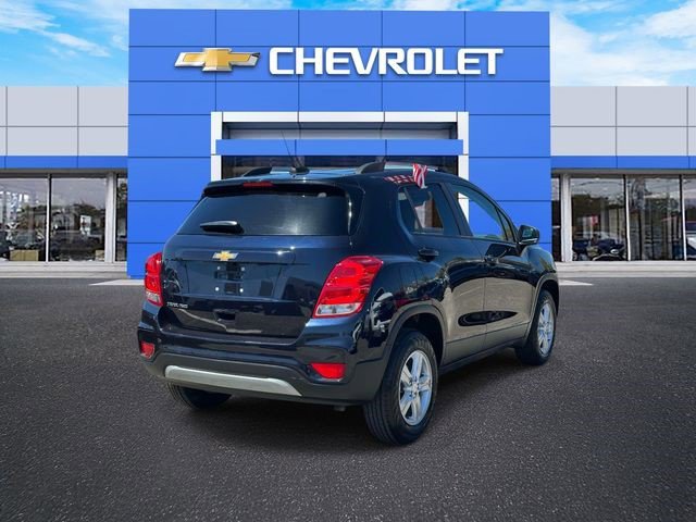 Certified 2022 Chevrolet Trax LT w/ LT Convenience Package AWD/4WD image 4