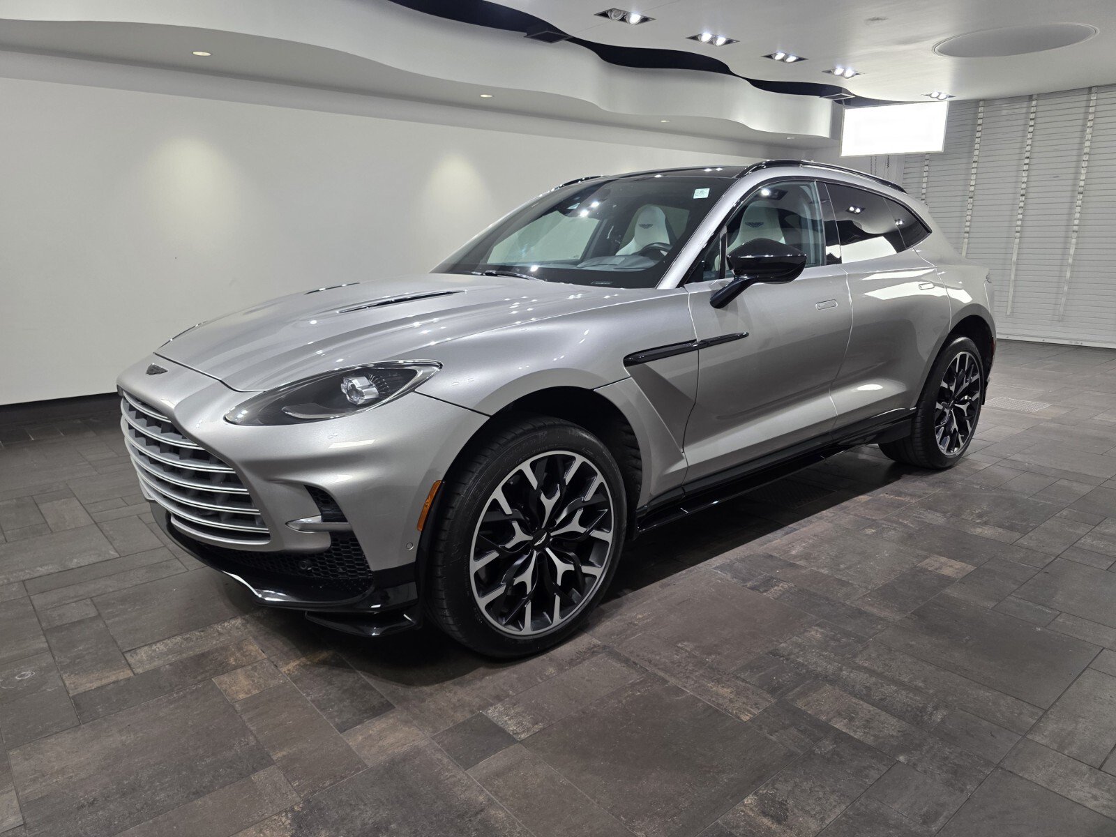 Used 2023 Aston Martin DBX 707 AWD/4WD image 29