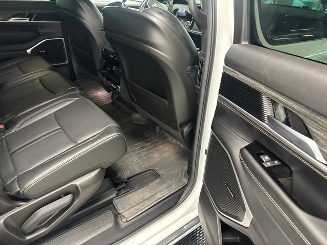 Used 2022 Jeep Wagoneer Series II AWD/4WD image 33