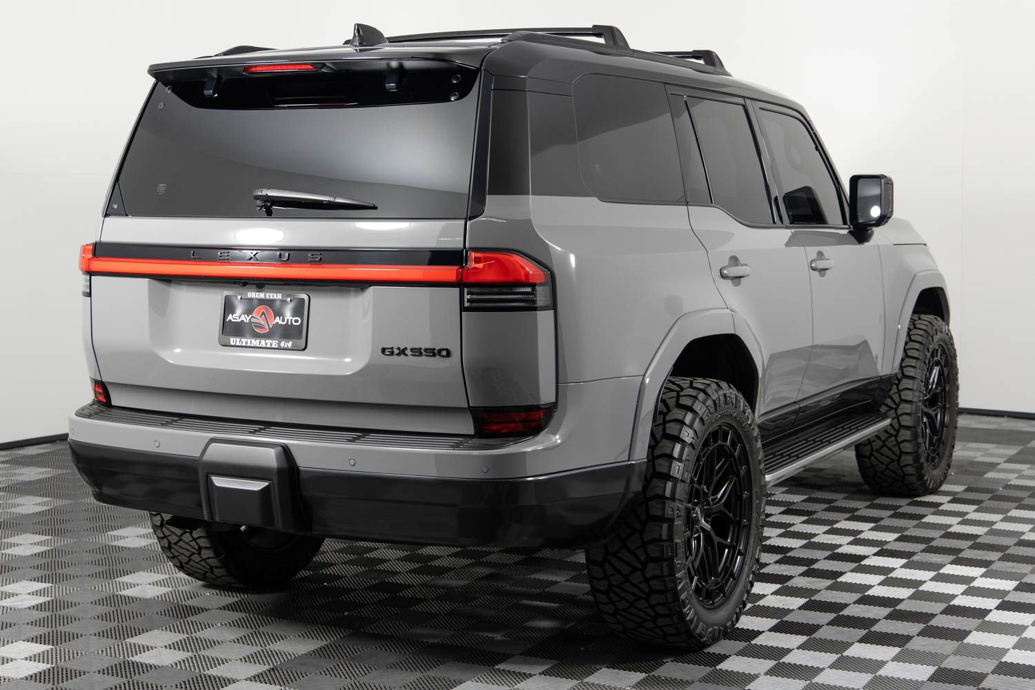 Used 2024 Lexus GX 550 w/ Accessory Package (2T) image 7