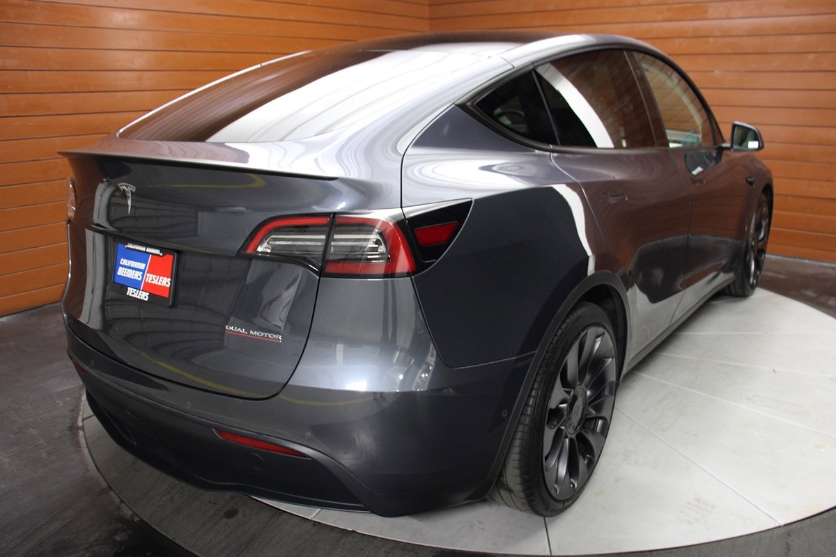 Used 2022 Tesla Model Y Performance AWD/4WD image 16
