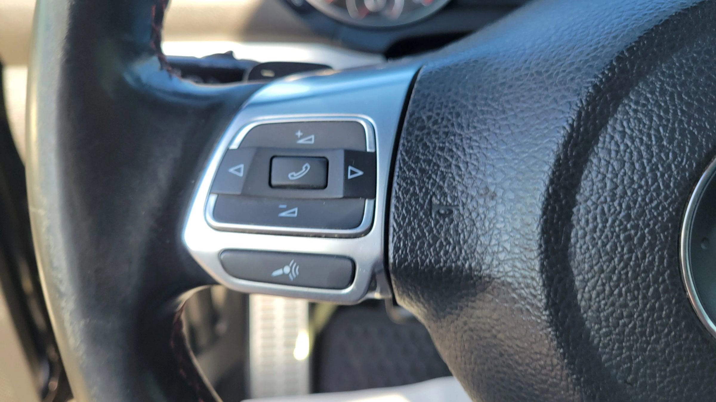 Used 2012 Volkswagen GTI 2-Door FWD image 13