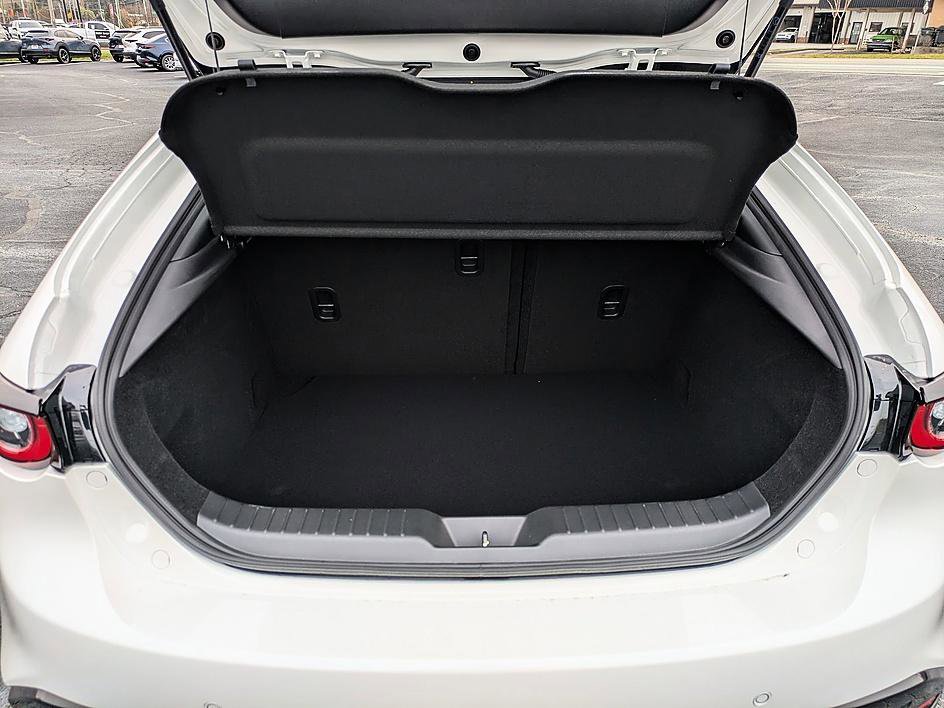 New 2026 MAZDA MAZDA3 Hatchback w/Premium Plus Pkg image 29