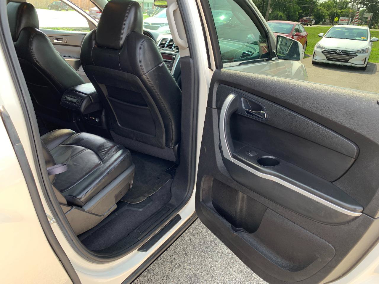 Used 2011 GMC Acadia SLT AWD/4WD image 26