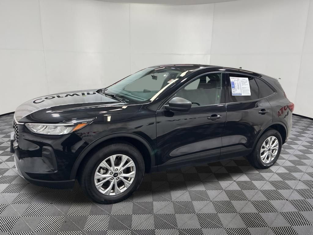Used 2025 Ford Escape Active AWD/4WD image 6