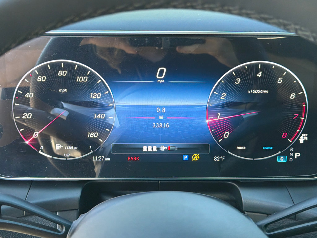 Used 2024 Mercedes-Benz GLC 300 4MATIC image 27