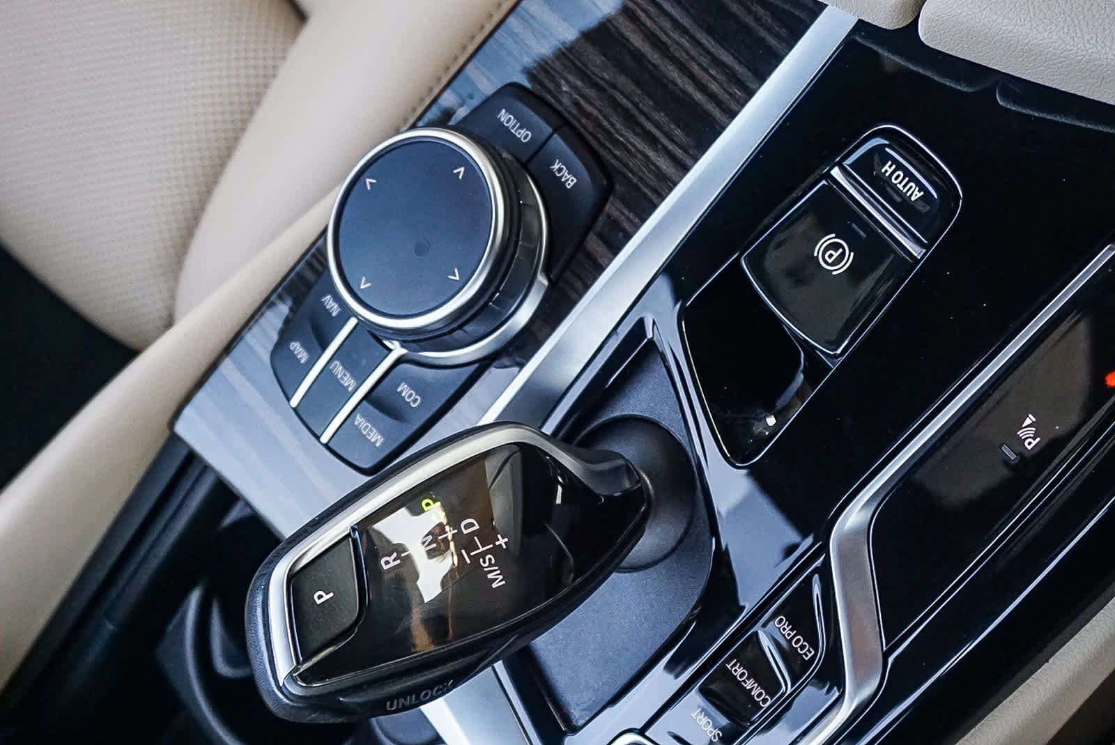 Certified 2023 BMW 530i w/ Premium Package image 23