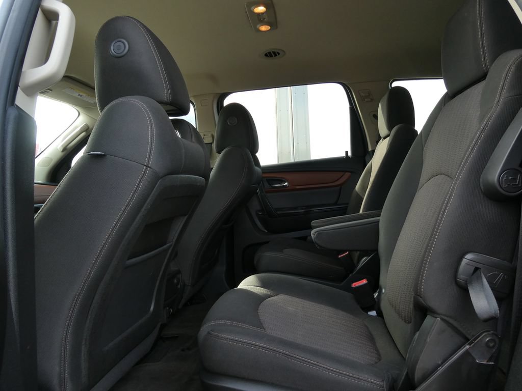 Used 2017 Chevrolet Traverse LT w/ Style and Technology Package FWD image 17