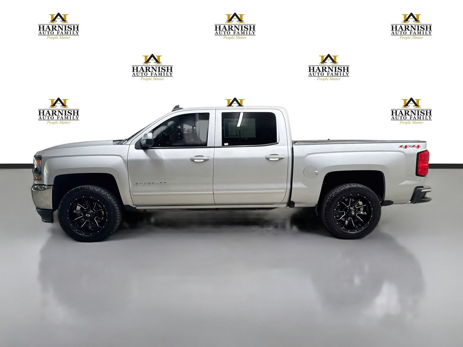 Used 2017 Chevrolet Silverado 1500 LT w/ All Star Edition AWD/4WD image 10