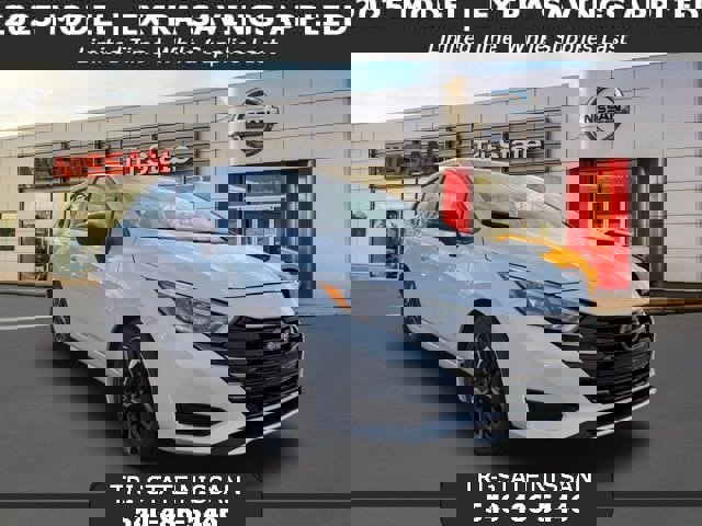 New 2025 Nissan Versa SR w/ Trunk Package image 1