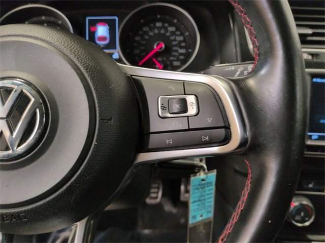 Used 2016 Volkswagen Golf S image 21