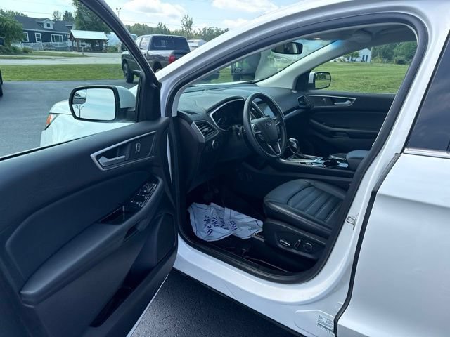 Used 2018 Ford Edge SEL w/ Equipment Group 201A FWD image 11