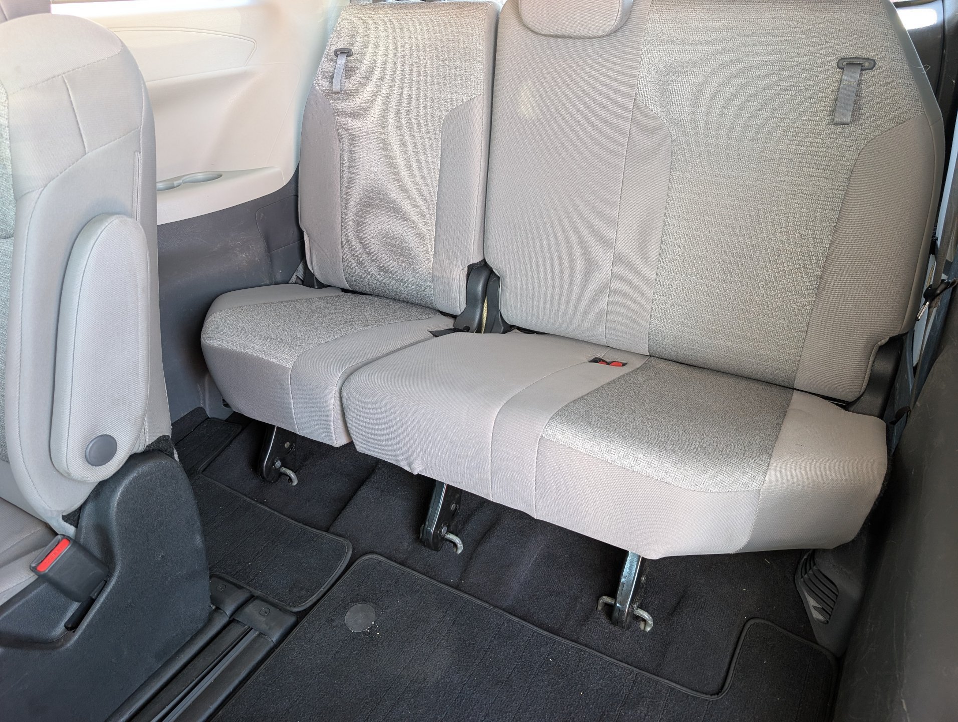 Used 2023 Toyota Sienna LE w/ LE Plus Package FWD image 16