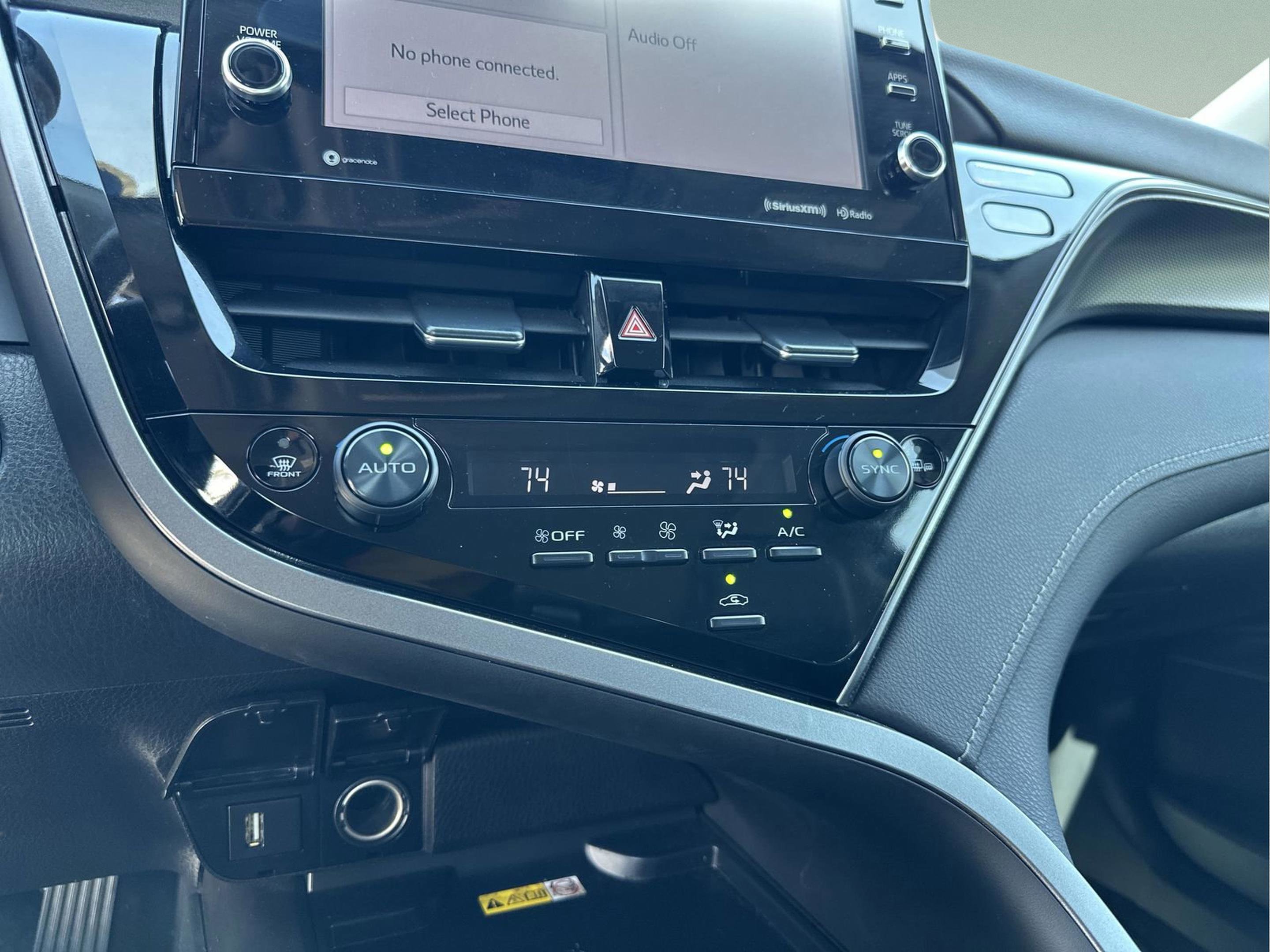 Used 2022 Toyota Camry XSE image 31