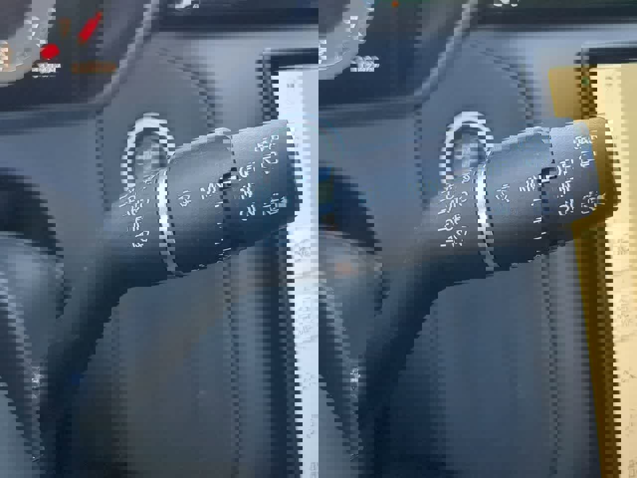 Certified 2025 Land Rover Range Rover Velar Dynamic SE image 25