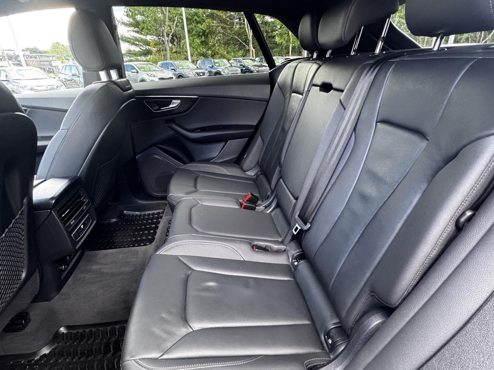 Used 2025 Audi Q8 Premium AWD/4WD image 14