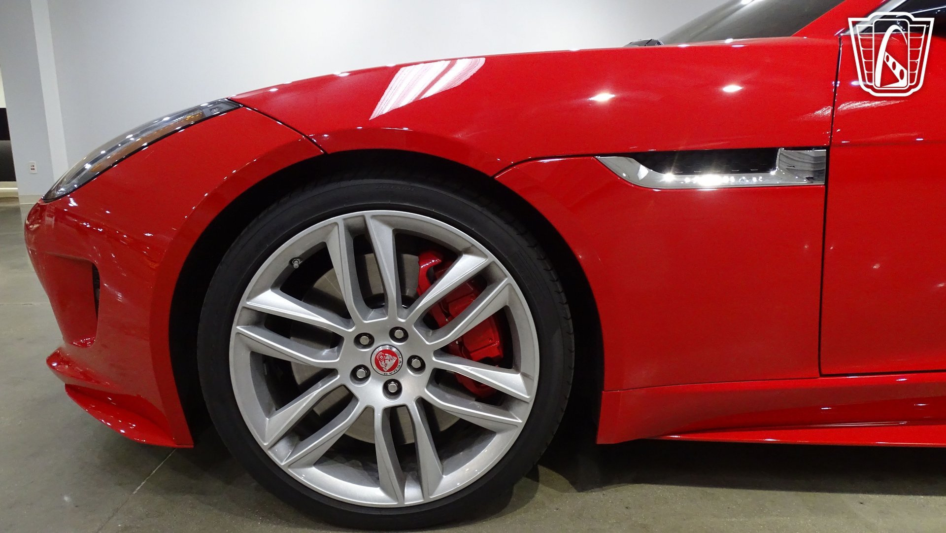 Used 2016 Jaguar F-TYPE R AWD/4WD image 29