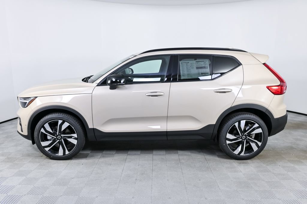 New 2026 Volvo XC40 B4 Plus w/ Protection Package Premier image 2