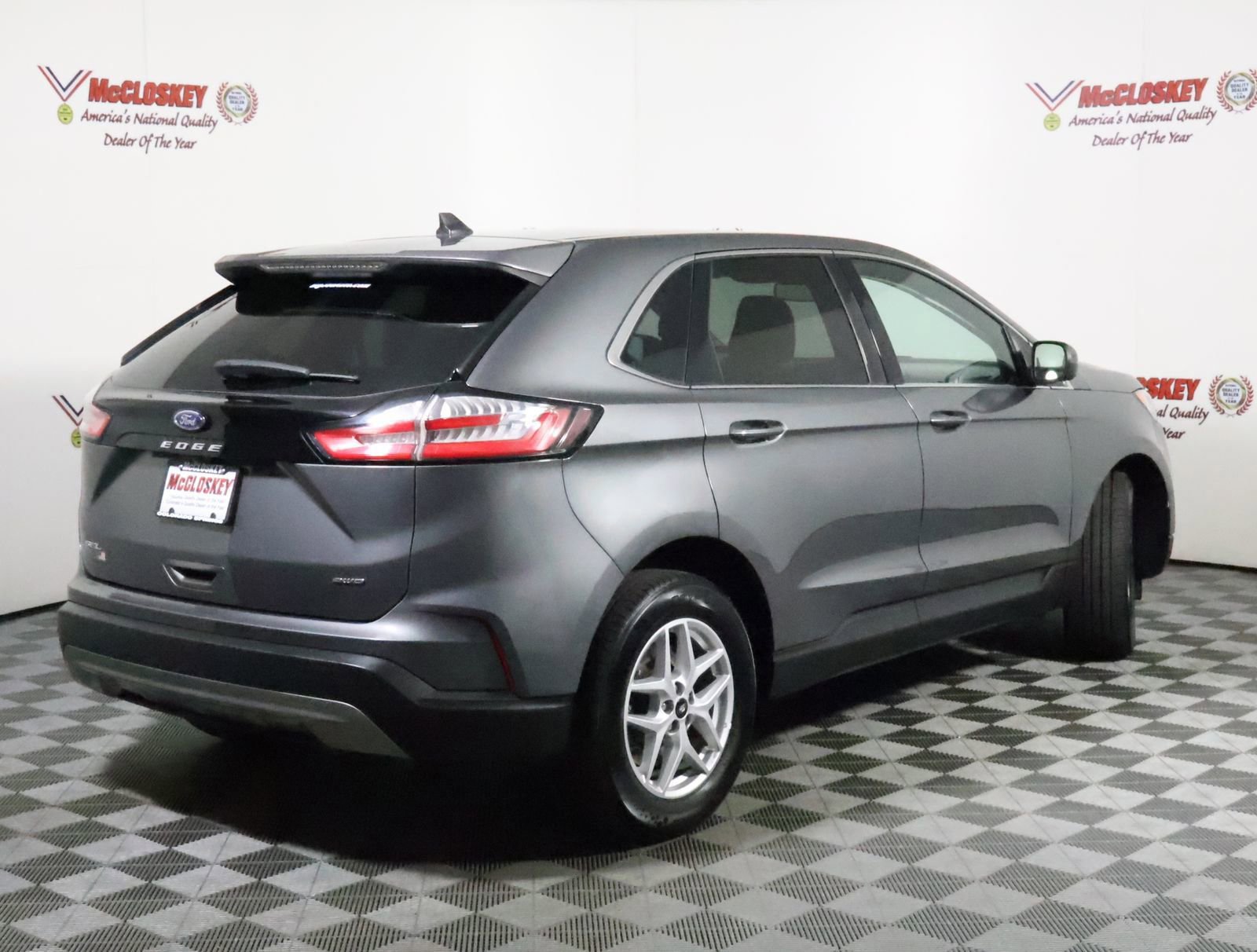 Used 2023 Ford Edge SEL image 7