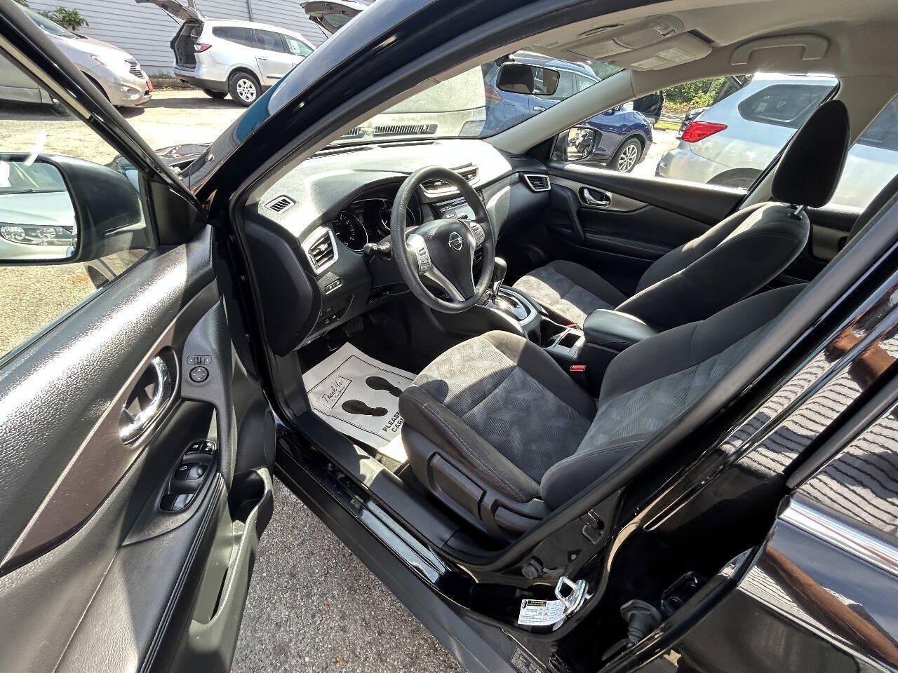 Used 2015 Nissan Rogue S AWD/4WD image 6