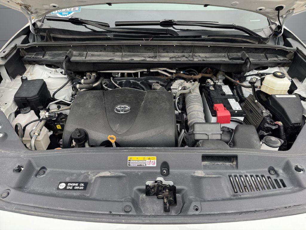 Used 2022 Toyota Highlander XLE AWD/4WD image 20