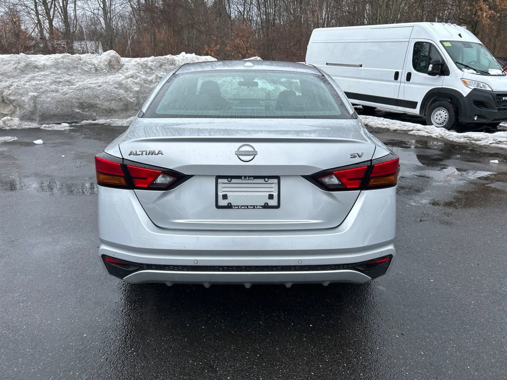 Used 2024 Nissan Altima 2.5 SV image 5
