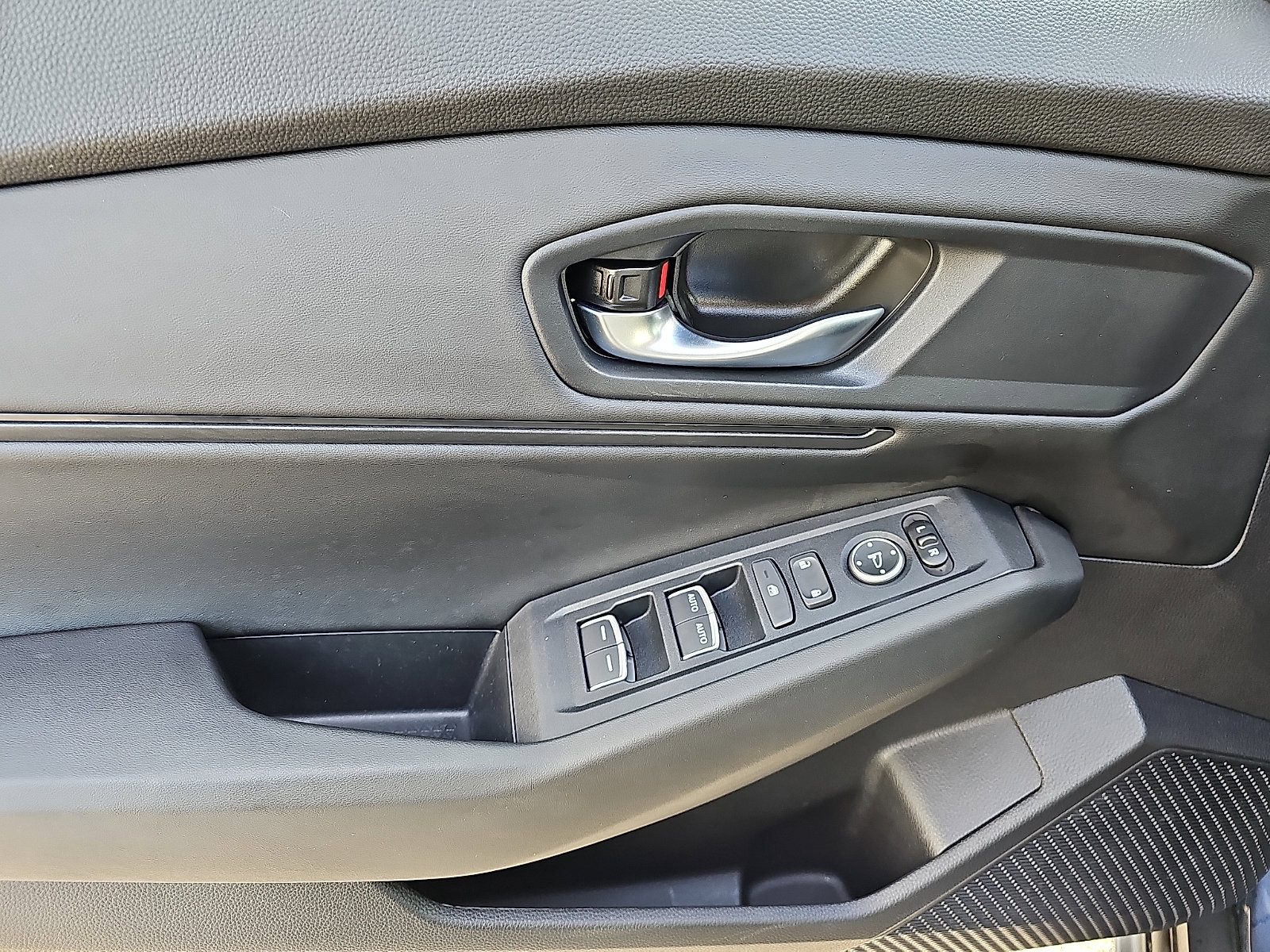 Used 2025 Honda Accord SE image 13