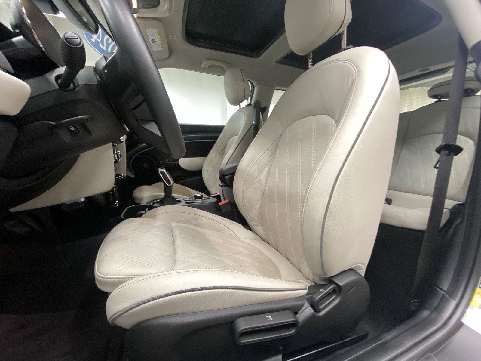 Used 2024 MINI Cooper SE w/ Signature Upholstery Package FWD image 17