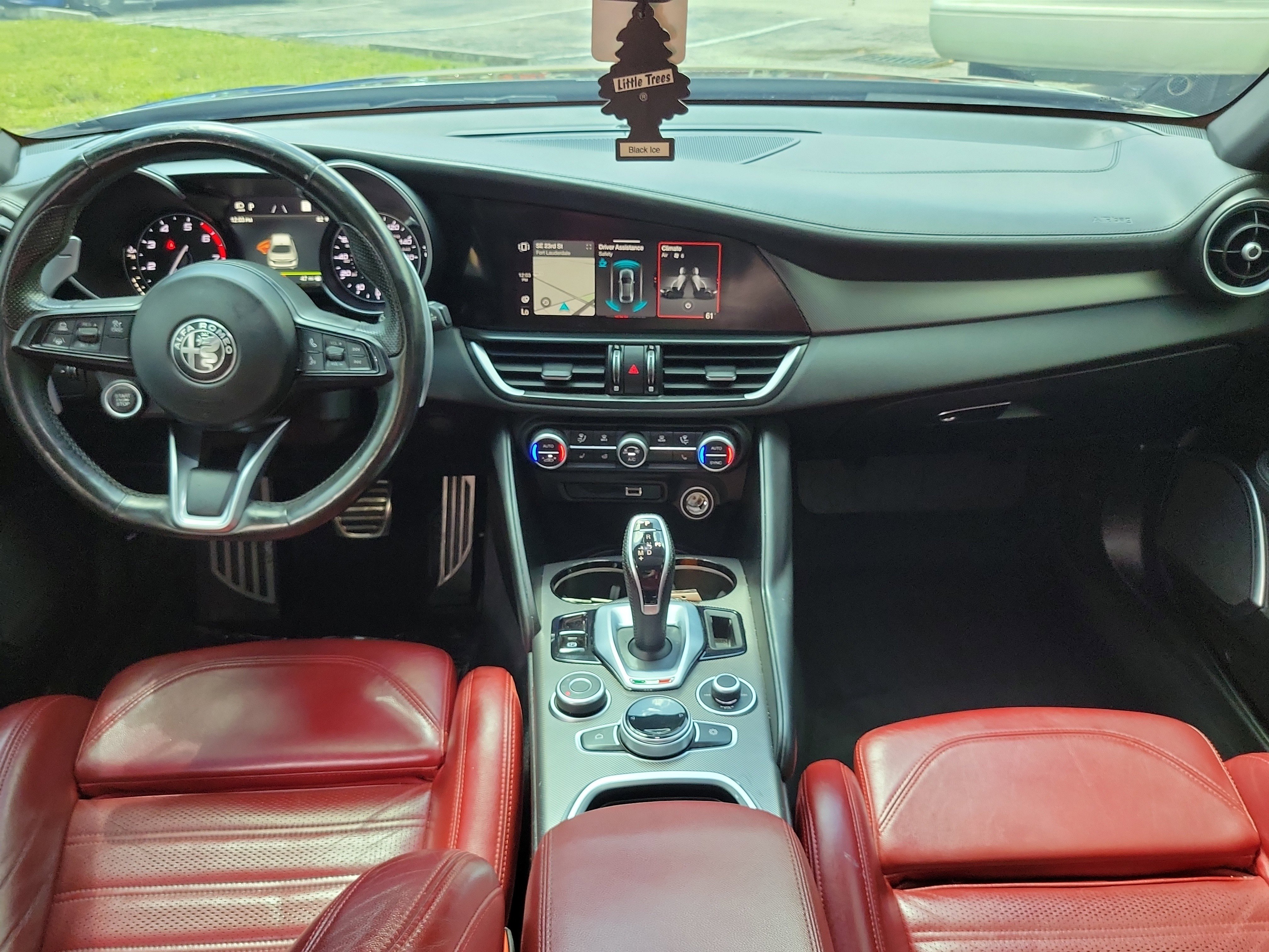 Used 2022 Alfa Romeo Giulia Veloce RWD image 9